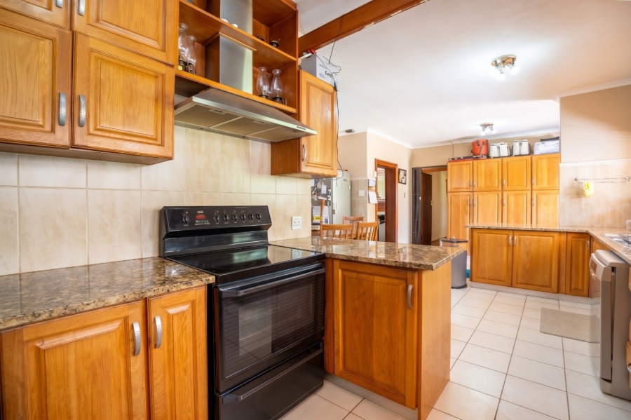 5 Bedroom Property for Sale in Lyndoch Western Cape